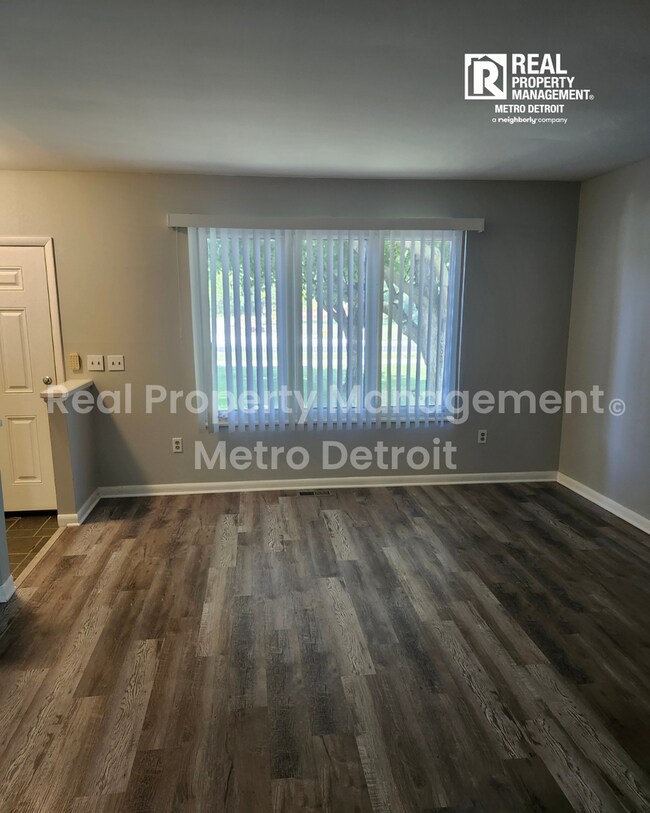 Building Photo - 39443 Jefferson Ave