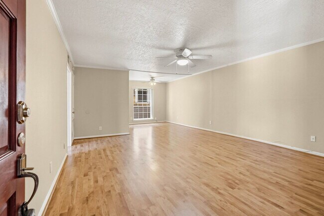 Foto del edificio - 2507 Montrose Blvd