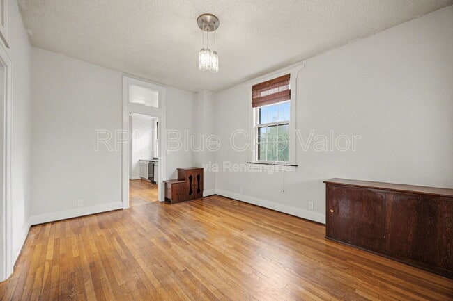 Building Photo - 2218 Salvador St