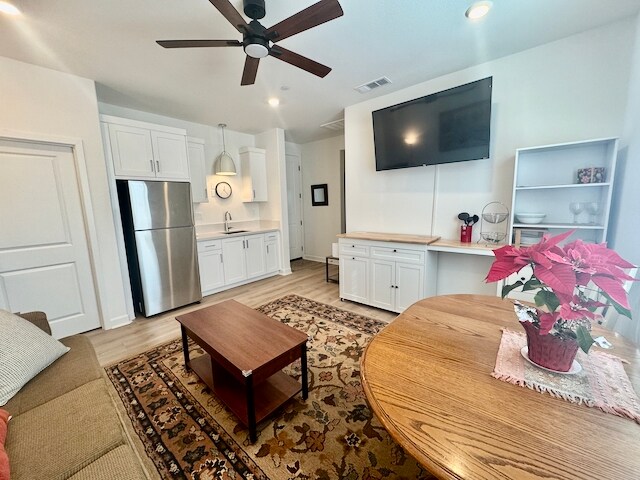 Building Photo - 283 Hadley Wy