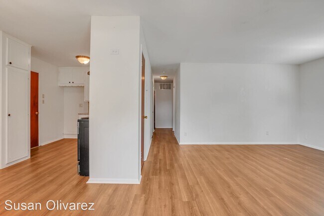 Foto del edificio - 3 br, 2 bath House - 20409 E Admiral Blvd.