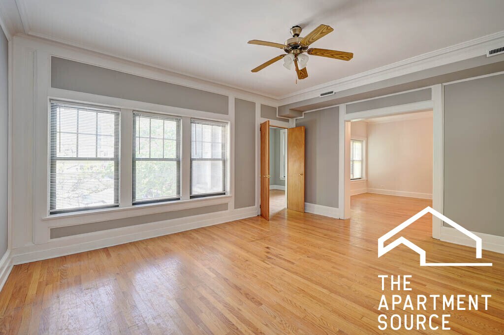 Primary Photo - 531 W Briar Pl