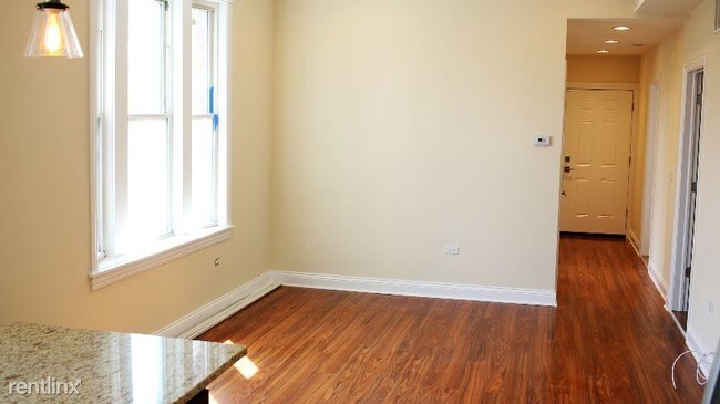 Foto del edificio - 2048 W Evergreen Ave