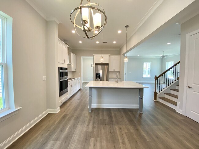 Foto del edificio - Luxury Living in Hampton Lake!