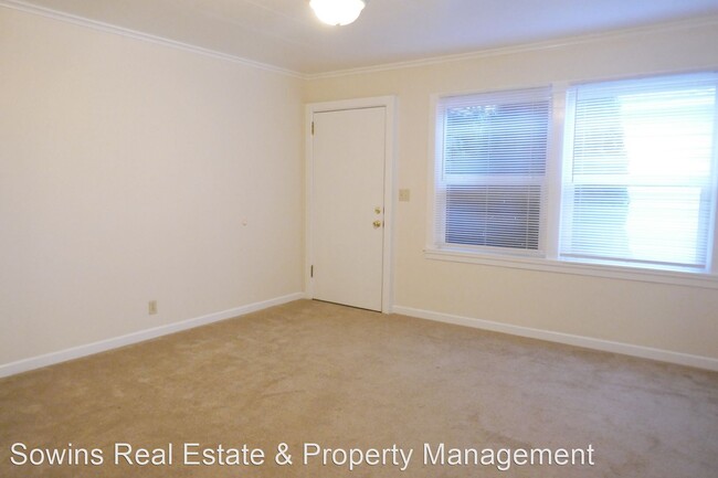 Building Photo - 390-400 W Marine Dr