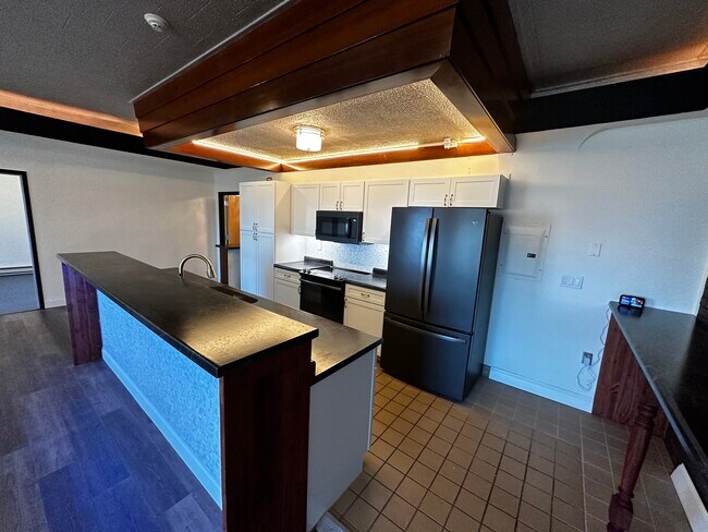 Foto del edificio - 5593 N Shore Dr