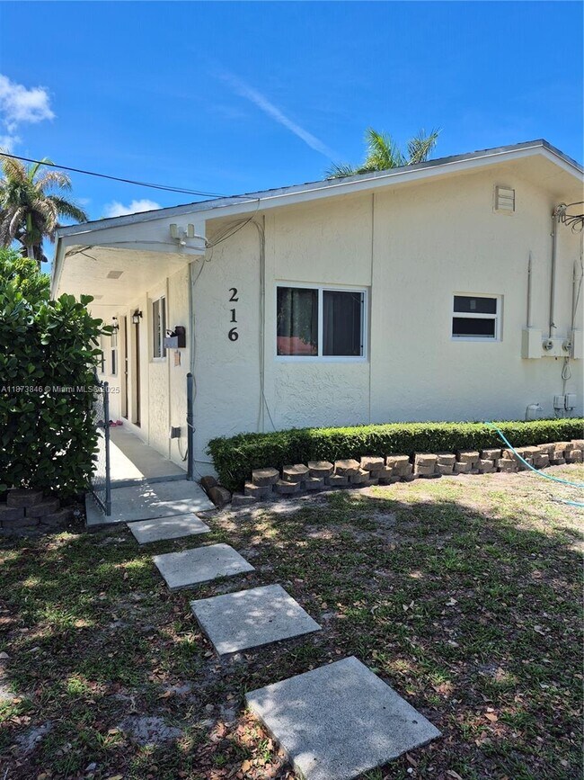 Foto del edificio - 216 SW 9th St