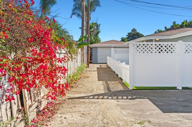 Foto del edificio - 306-308 Elm Ave