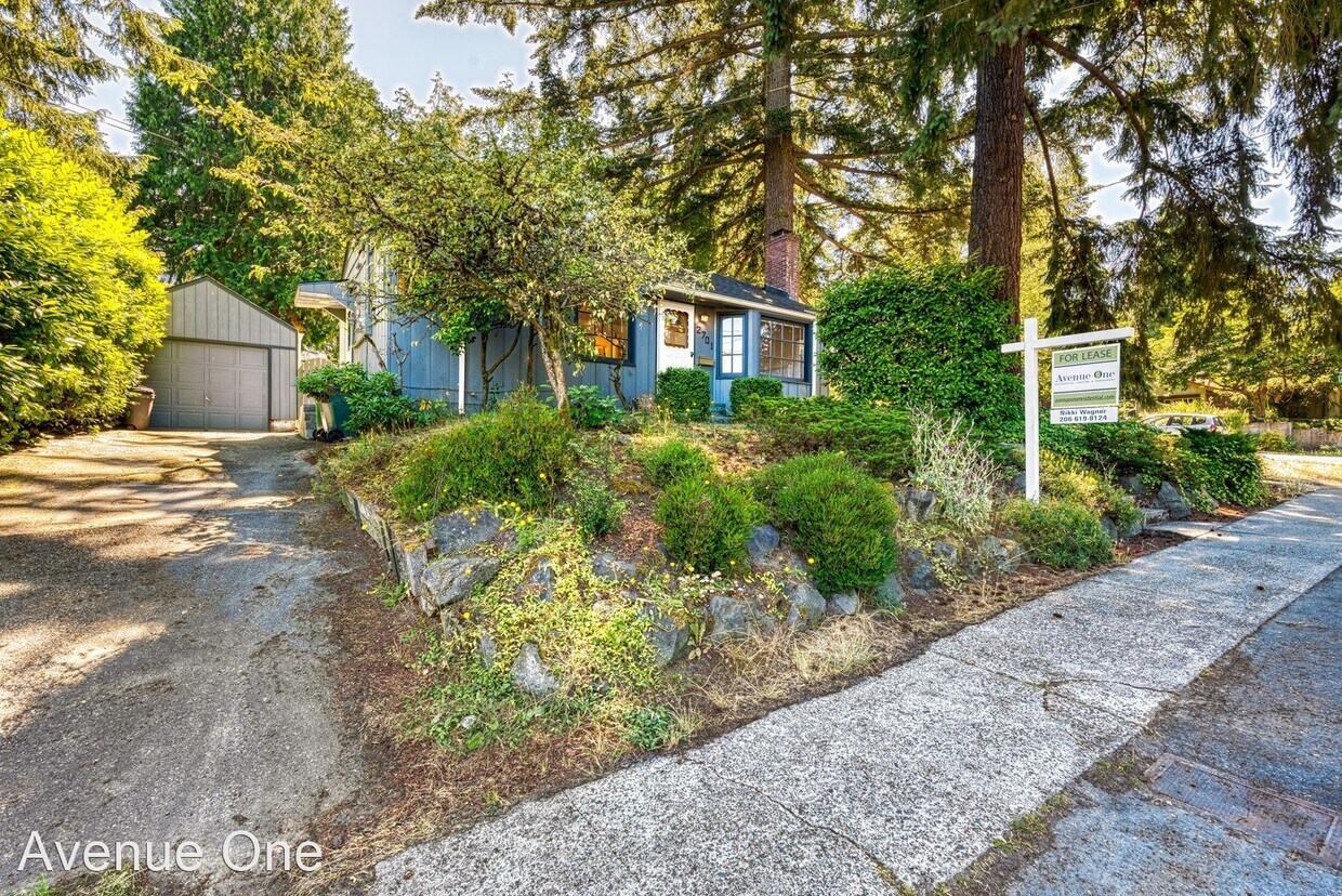 Primary Photo - 2 br, 1.5 bath House - 2701 NE 90th Street