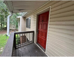 Building Photo - 1409 Shallow Brook