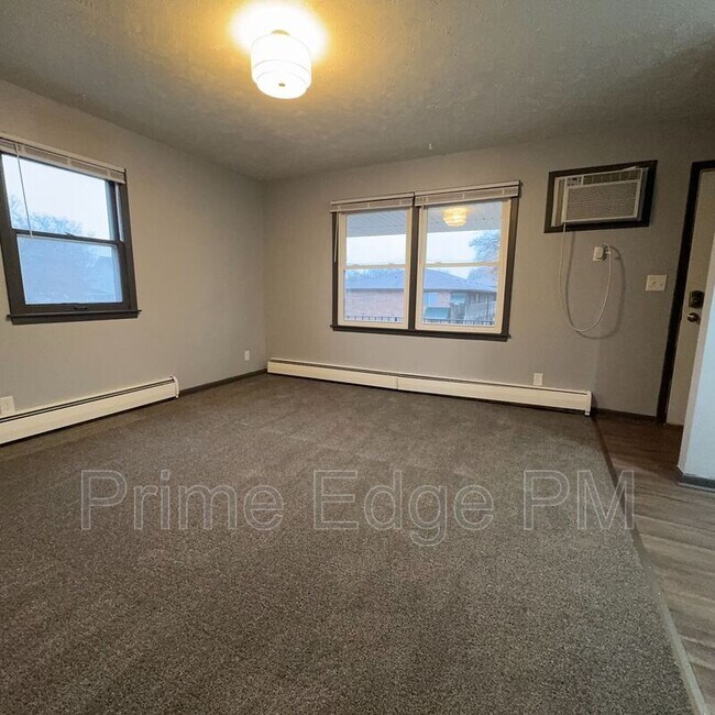 Building Photo - 4900 Huntington Ave