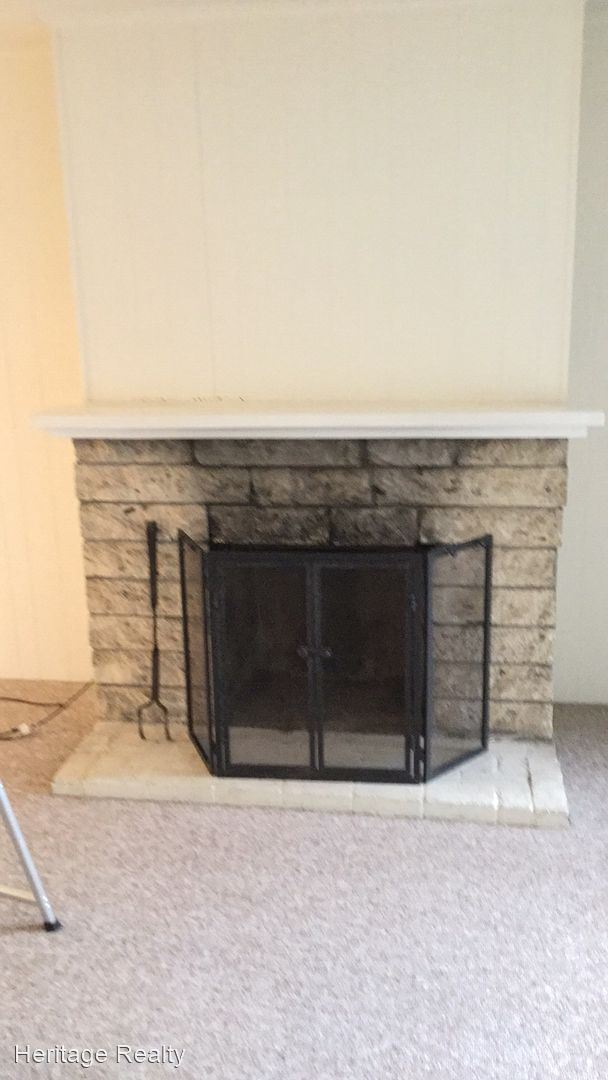 Building Photo - 3 br, 1 bath House - 2037 SHOREVIEW AVE.