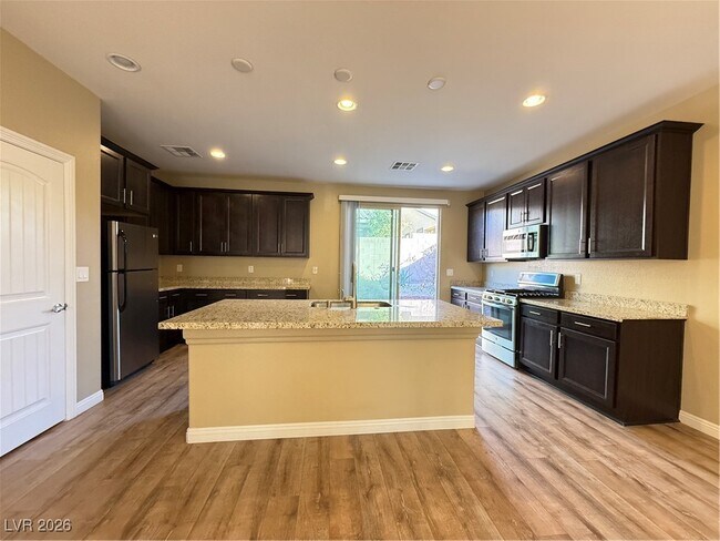 Foto del edificio - 6166 Allen Cove Ct