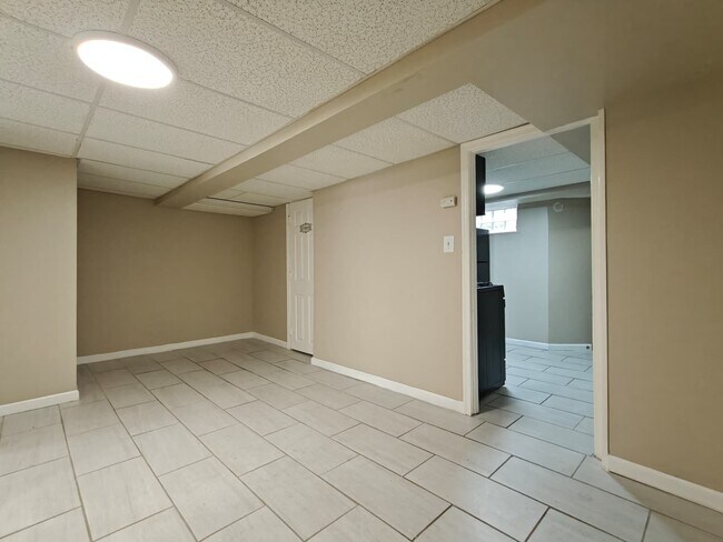 Foto del edificio - 6766 Blakemore St