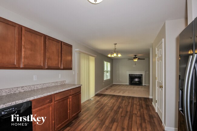 Building Photo - 121 Brookview Way Dr