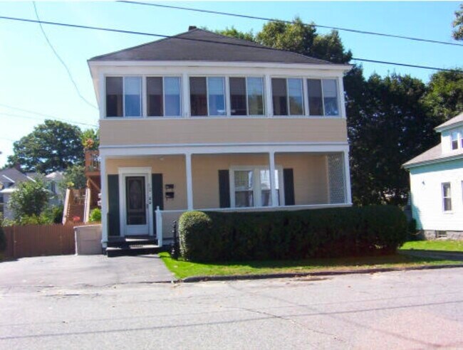 Building Photo - 12 Douglas Rd