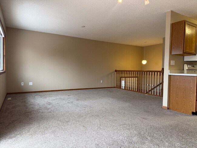 Foto del edificio - 2733-33 1/2 33 1/2 Ave S