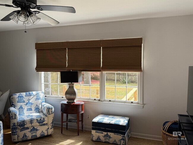 Foto del edificio - 162 Pecan Ave