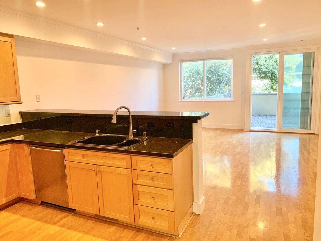 Primary Photo - 2 WEEKS FREE RENT - Potrero Hill 2 Level (...