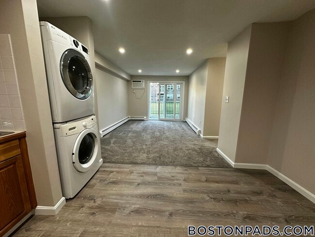 Building Photo - 15 Kenmar Dr