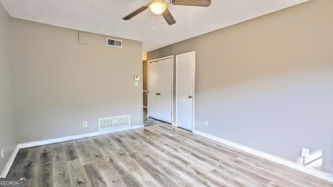 Building Photo - 1235 Riverside Dr