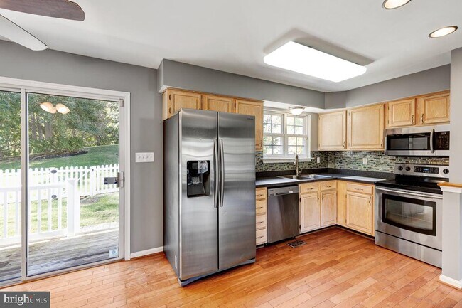 Building Photo - 4055 Weeping Willow Ln