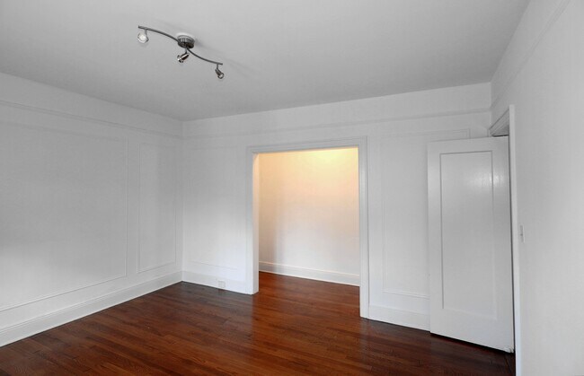 Livingroom - 7 Edgewood St