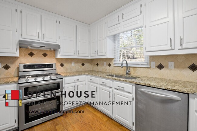 Building Photo - 5995 Dolvin Ln, Buford