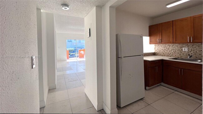 Foto del edificio - 3675 W 11th Ave