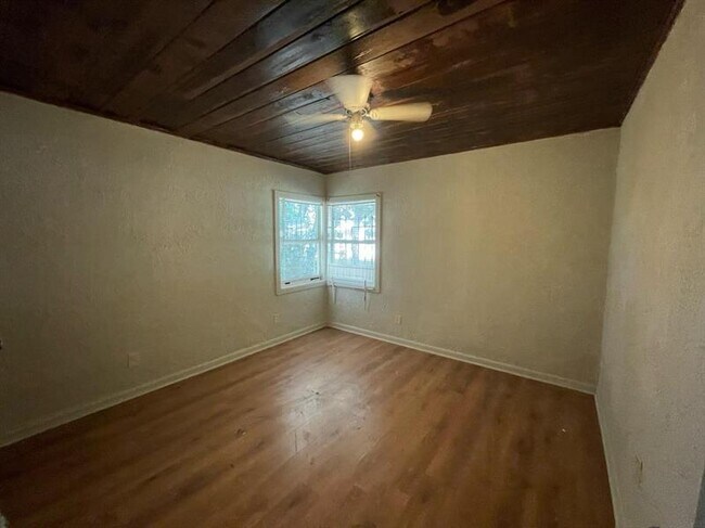 Foto del edificio - 1904 Ave K