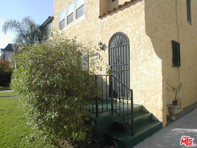 Building Photo - 1225 S Citrus Ave