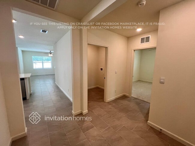 Building Photo - 9671 Seaspray Dr