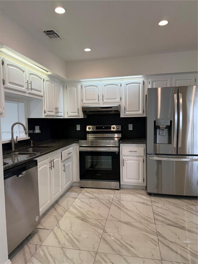 Foto del edificio - 19253 Carolina Cir