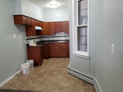 Building Photo - 1048 Broadway