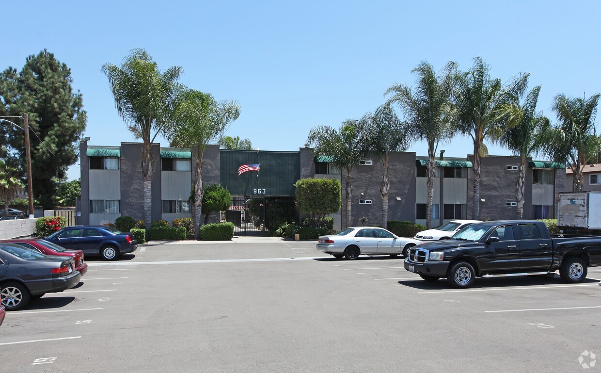 Primary Photo - Estes Palms Apartments