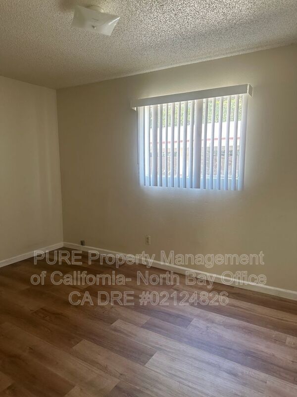 Building Photo - 308 Cooper Ln