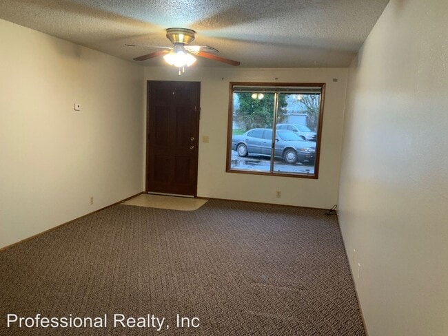 Building Photo - 140 Shell Ln