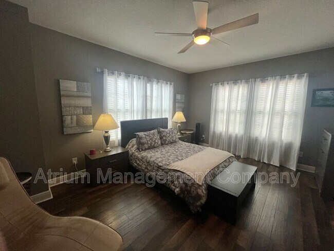 Foto del edificio - 1000 Parma Cir