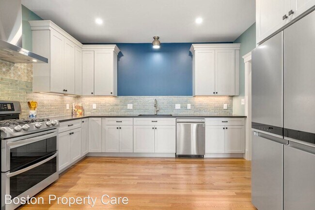 Foto del edificio - 4 br, 2 bath House - 132 Sewall Ave #C