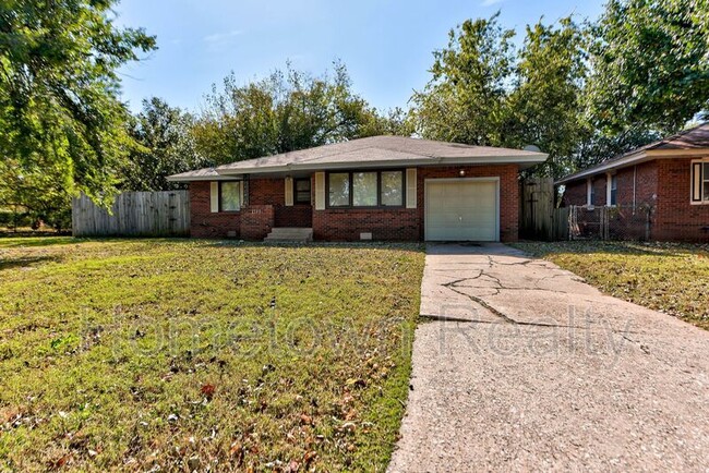 Foto del edificio - 2200 Downing St