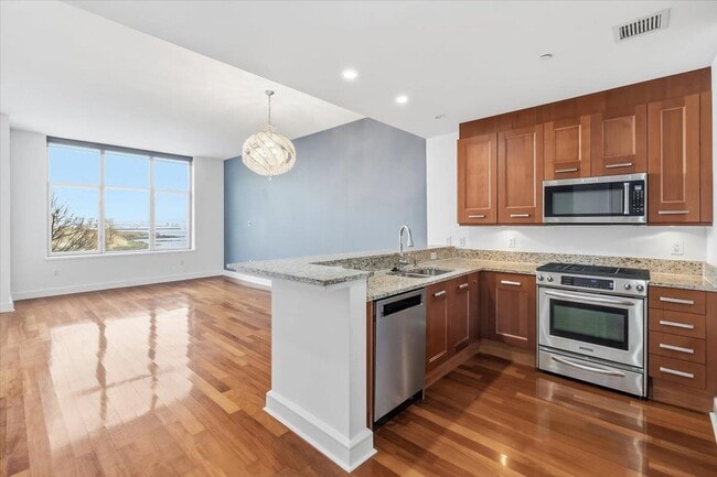 Building Photo - 8100 River Rd