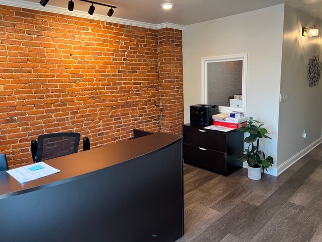 Building Photo - 710 Columbia Ave