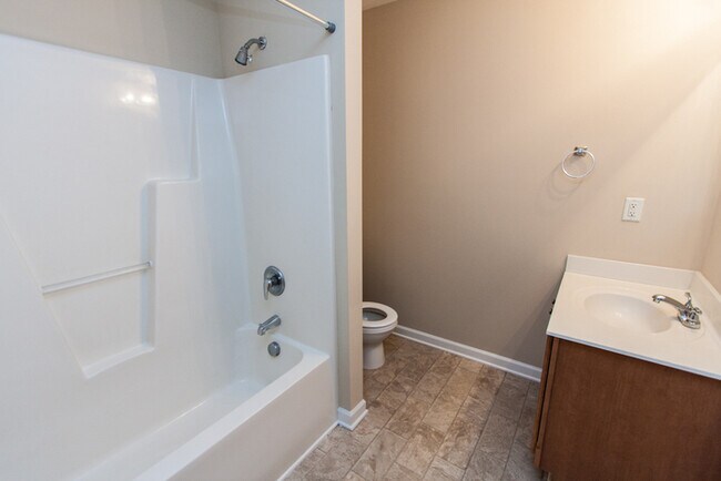 Building Photo - Townhome | First floor Bedroom | New Carpet