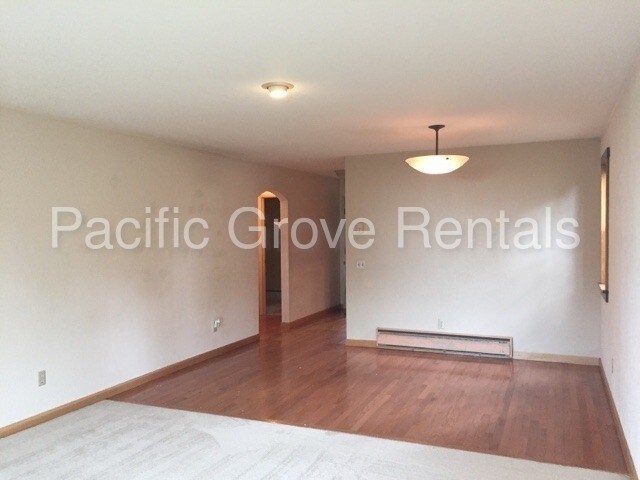 Foto del edificio - 250 Forest Ridge Rd
