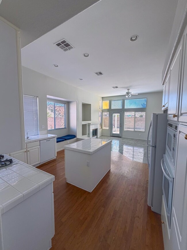 Foto del edificio - 8043 Shadowvale Dr