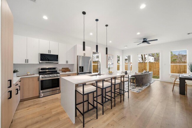 Foto del edificio - 309 E 43rd St