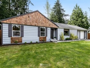 Building Photo - 5824 Hillcrest Dr SW