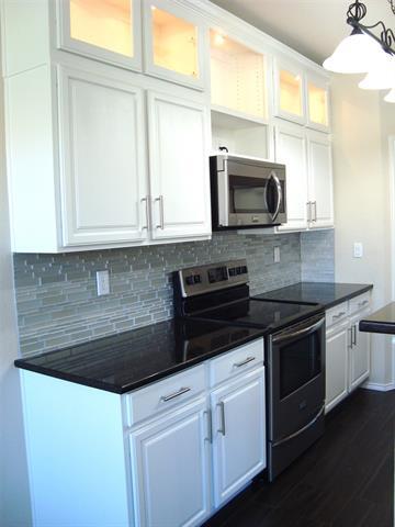 Building Photo - 2301 Orchid Dr