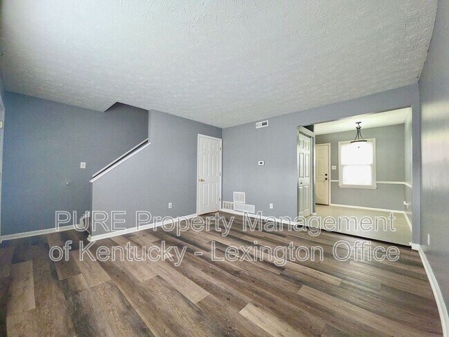 Building Photo - 305 Lake St