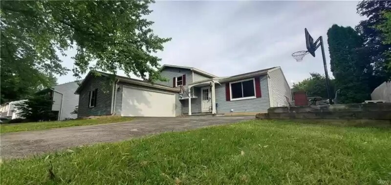 Primary Photo - 110 Baltic Dr